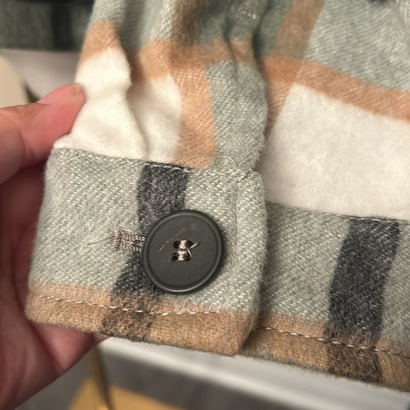 ZARA Patch Pocket Plaid Overshirt Flannel Shacket Long Sleeve size extra small - Picture 9 of 13